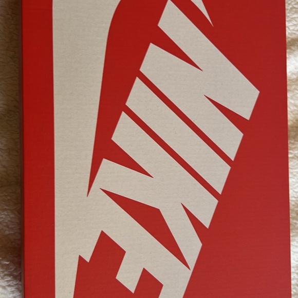 Nike Air Max 90 Brand New In Box Never Tried On - Picture 4 of 10